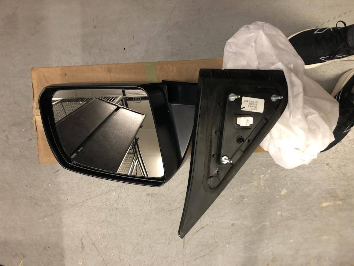 2015 Toyota Tundra Mirror Set - photo 2