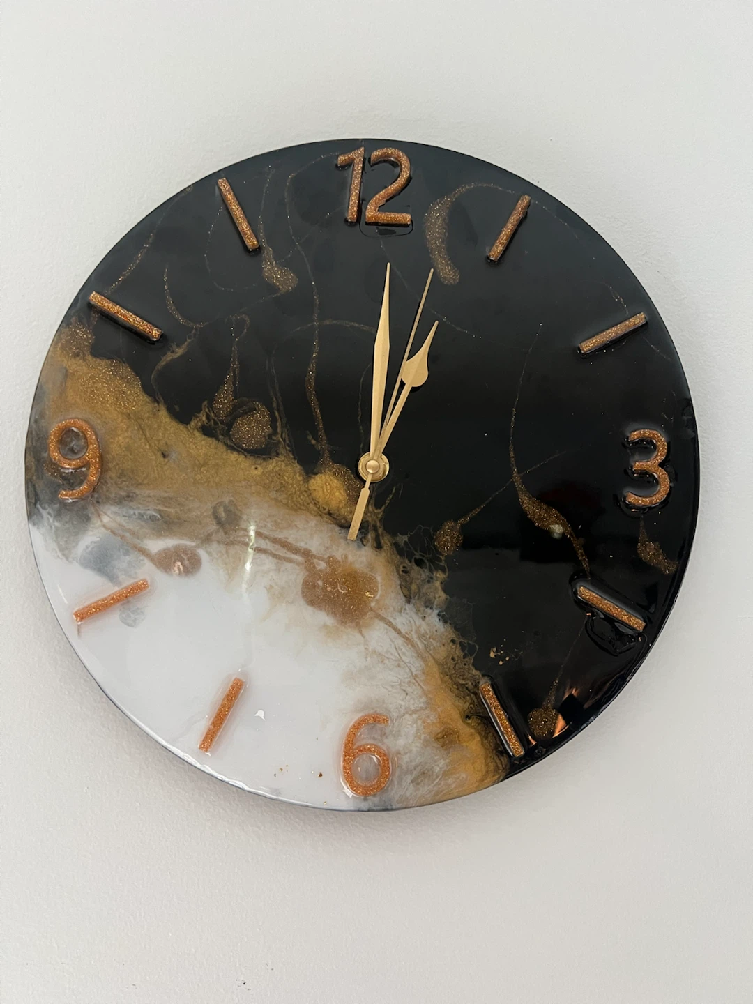 Black and Gold Resin Wall Clock - photo 2