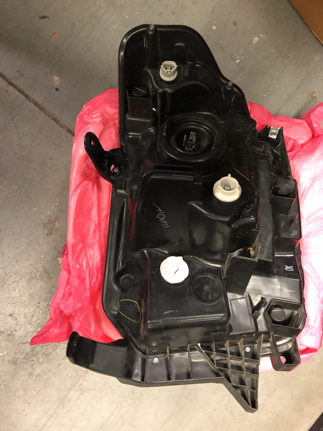 2015 Toyota Tundra Headlight Set