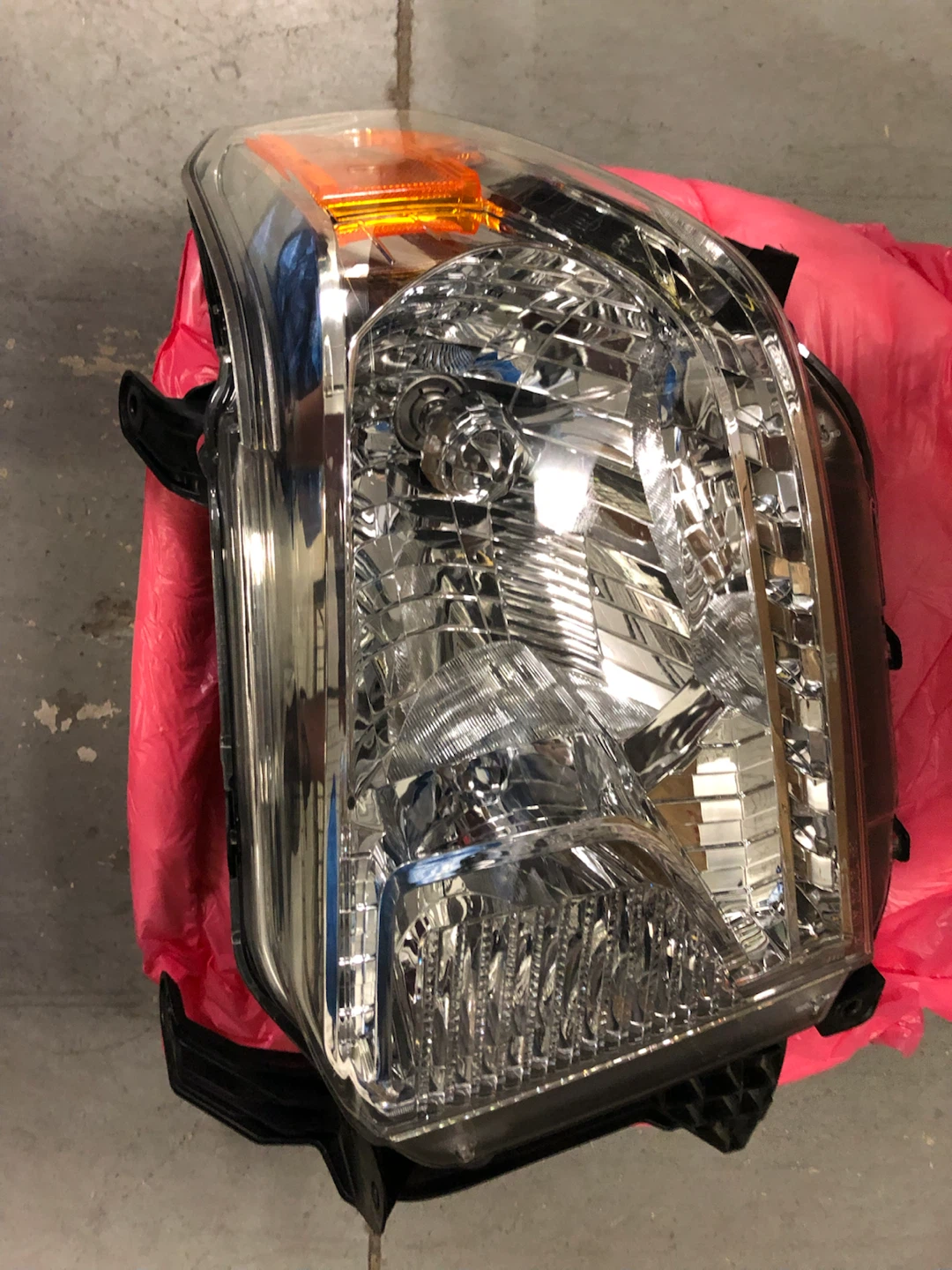 2015 Toyota Tundra Headlight Set - photo 4