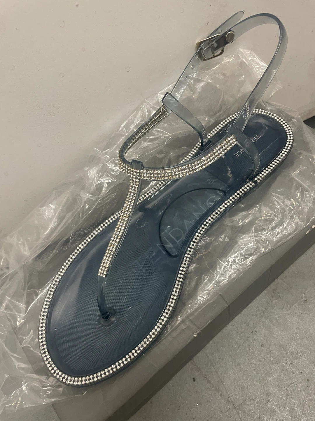 Brand New Tendanc’e Paris Women’s Jelly Sandals – Size 40