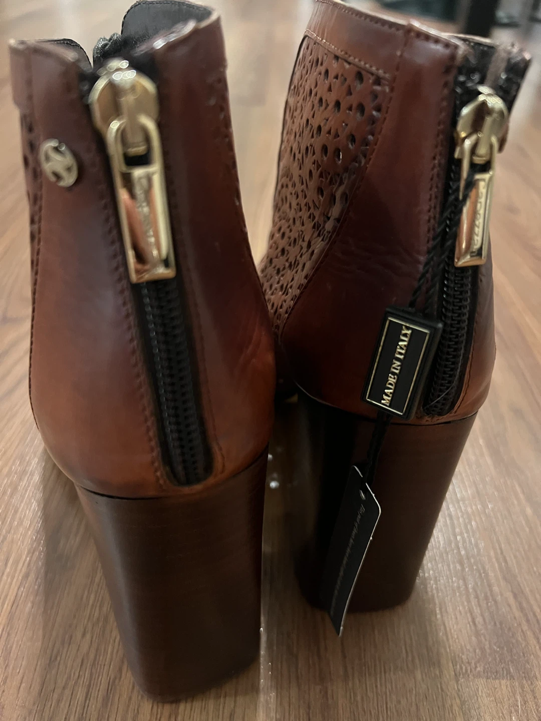 NEW Capezzani Brown Leather Laser-Cut Ankle Boots - Size 40 - photo 4