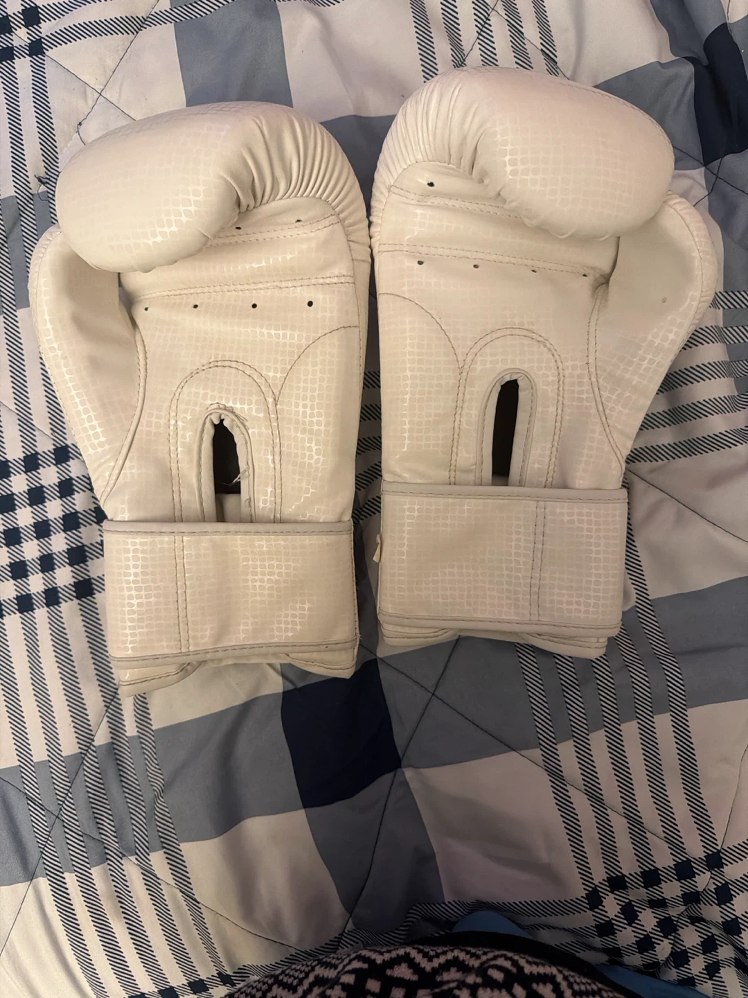 Gingpai White Boxing Gloves 8-oz - photo 2