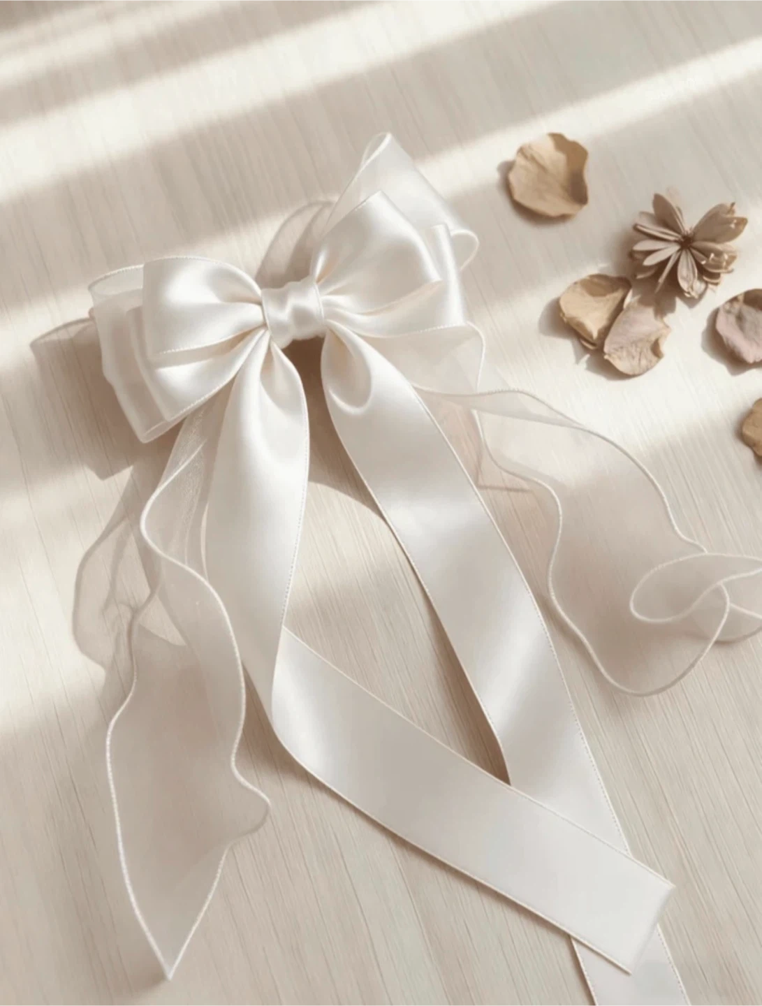 White Satin Bow Hair acessorie - photo 3