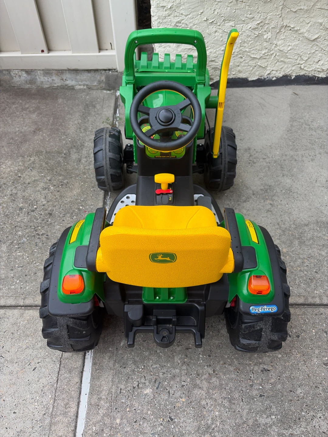 Peg Perego John Deere Ride-On Tractor with Loader - photo 4
