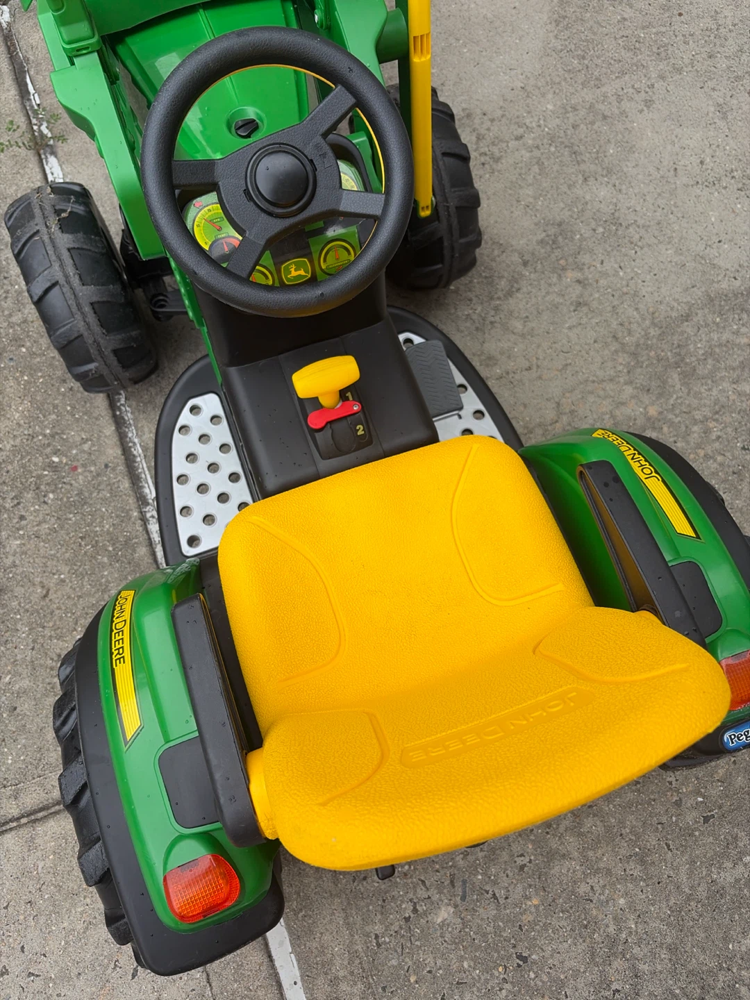 Peg Perego John Deere Ride-On Tractor with Loader - photo 5