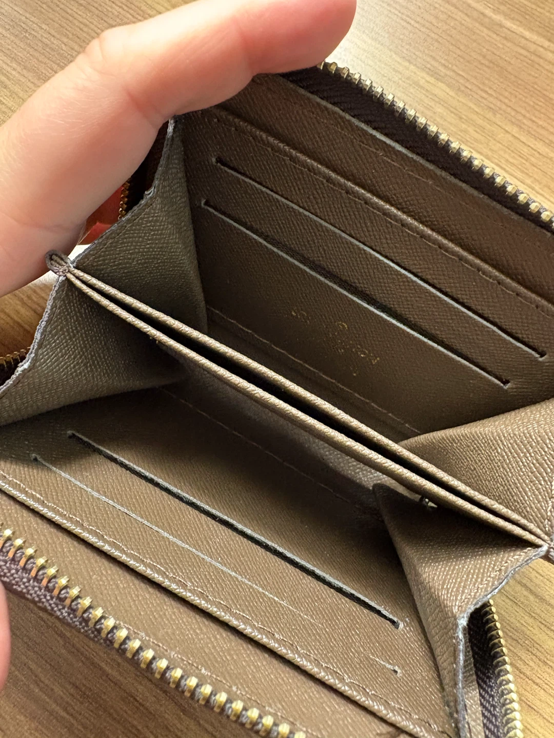 Louis Vuitton Damier Azur Zippy Coin Purse - photo 4