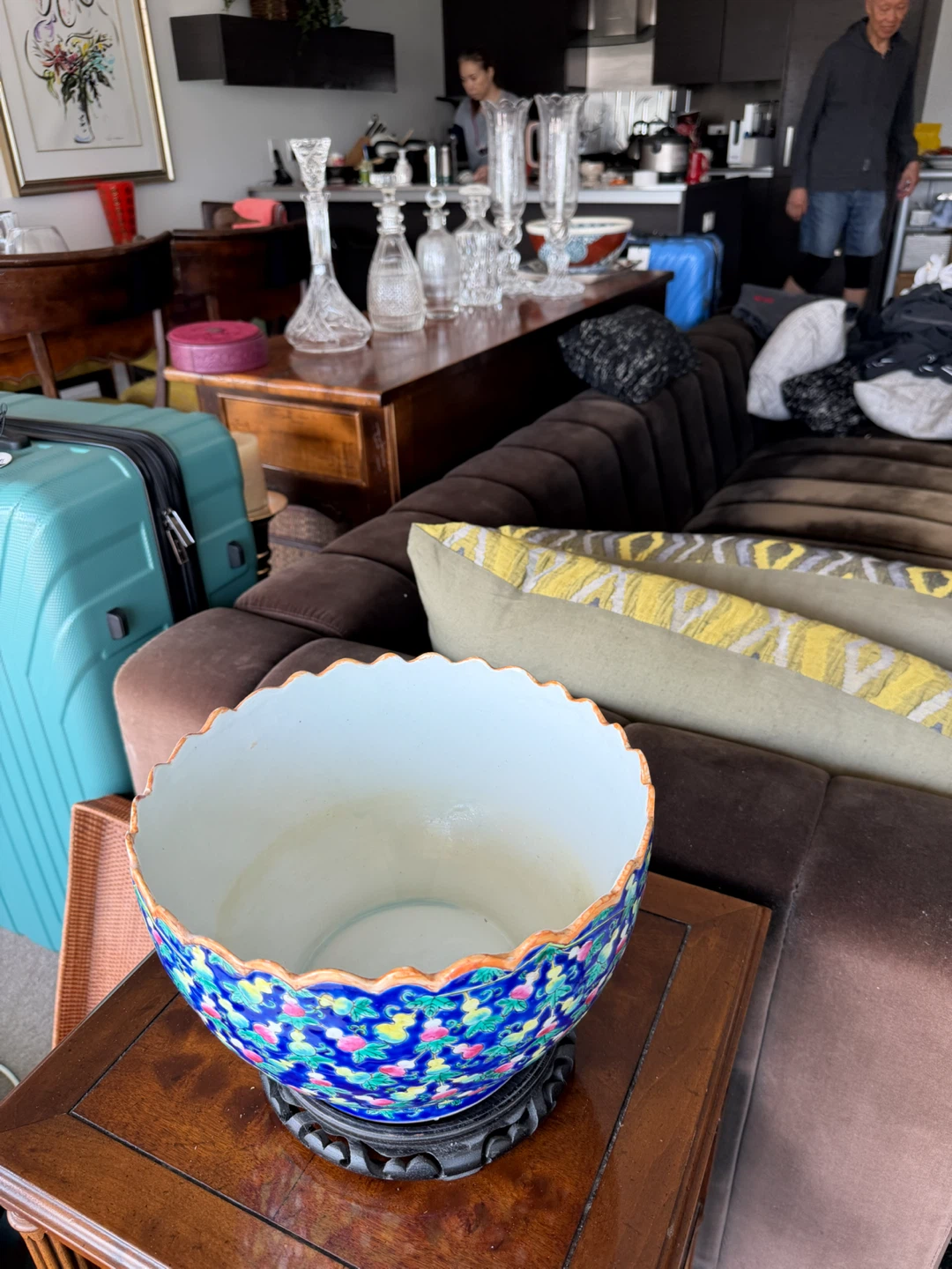 Decorative Ceramic Bowl with Scalloped Edge - photo 3