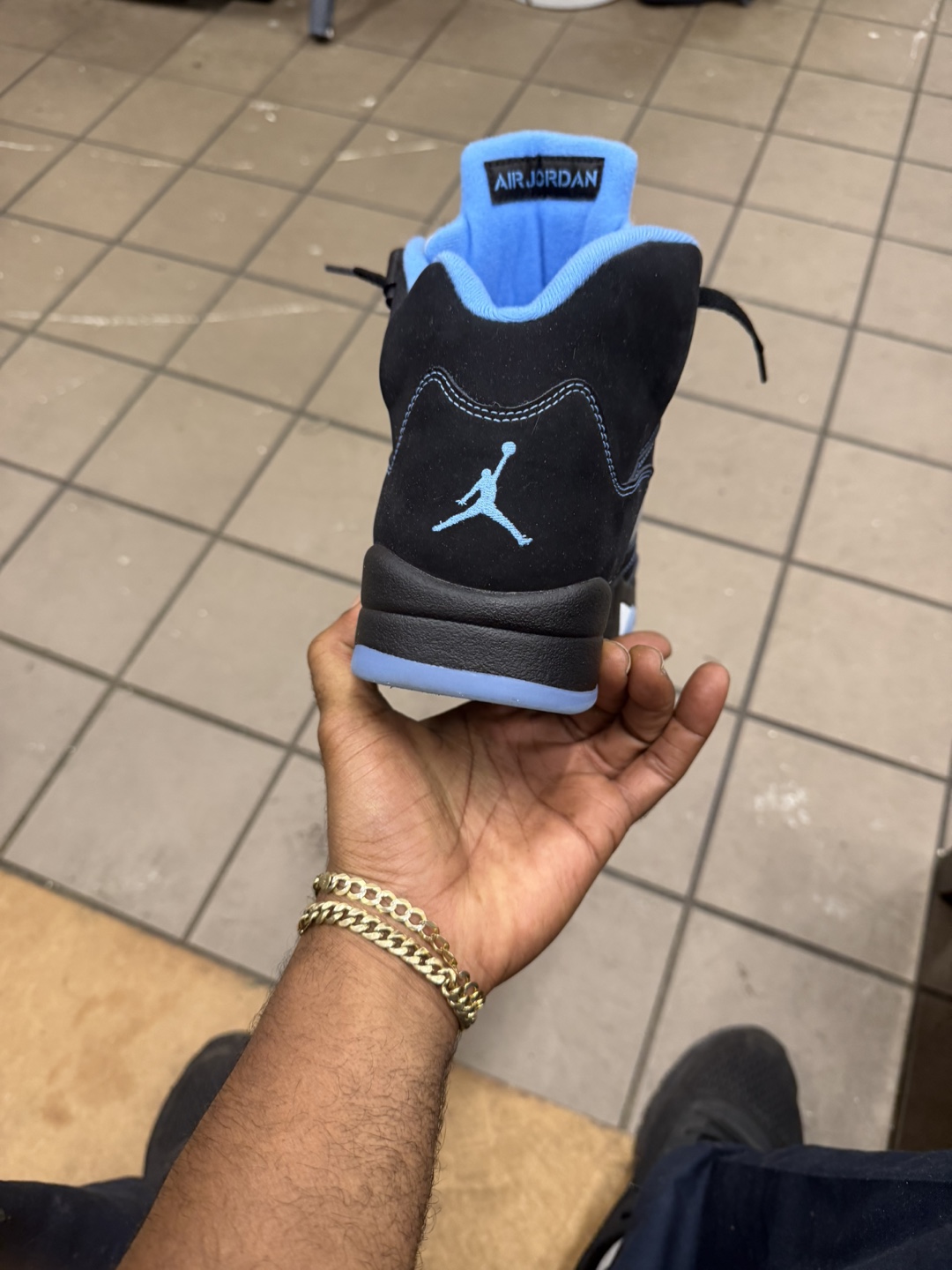 Air Jordan 5 Retro "University Blue" - photo 4