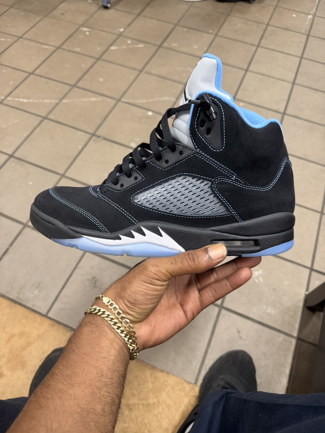 Air Jordan 5 Retro "University Blue"