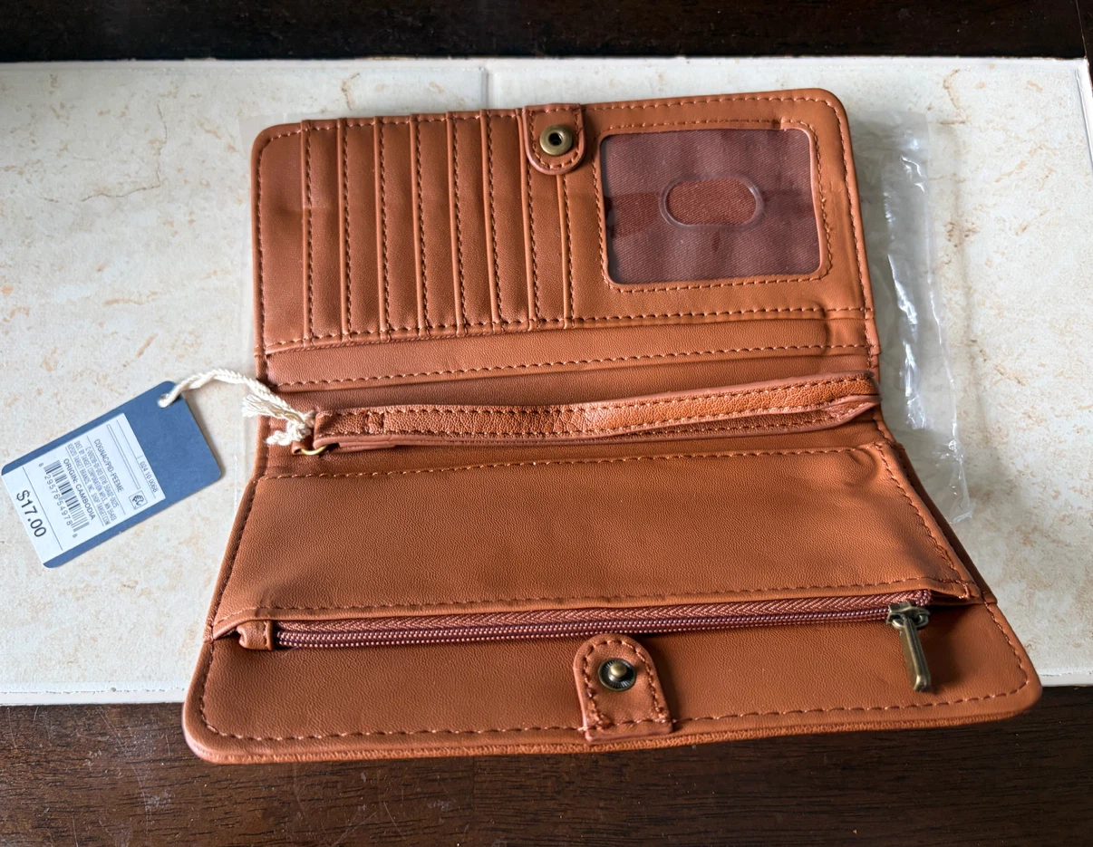 New Universal Thread Faux-Leather Bifold Clutch Wallet
