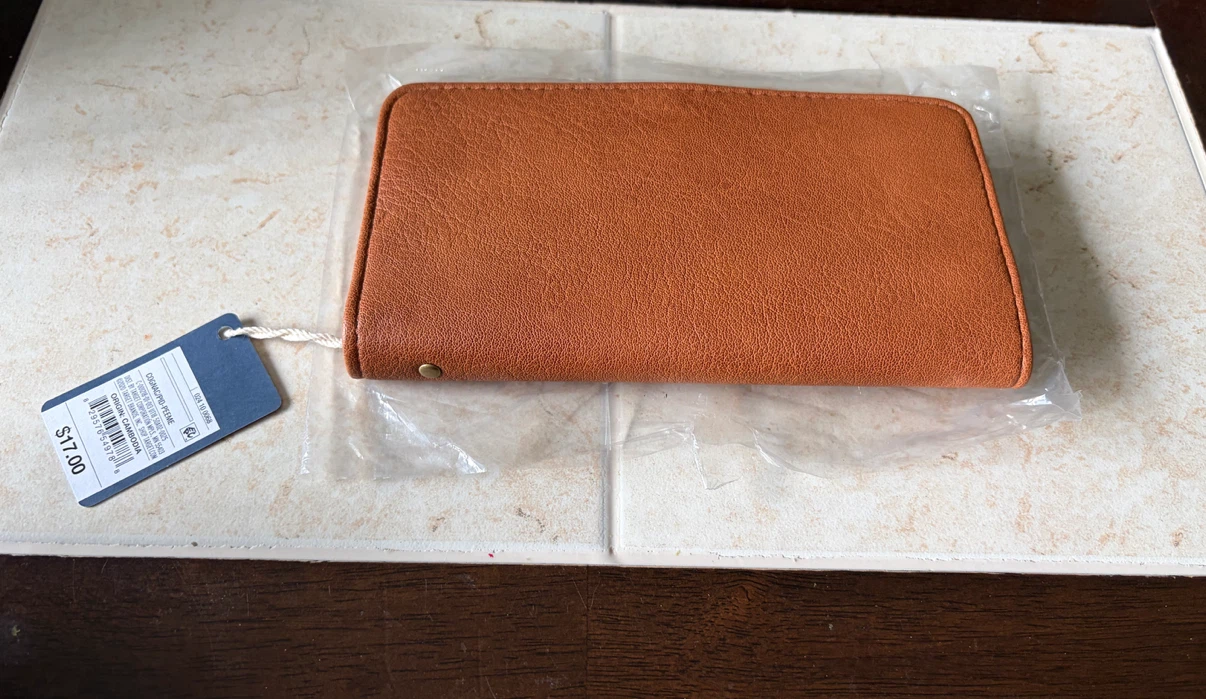 New Universal Thread Faux-Leather Bifold Clutch Wallet - photo 2