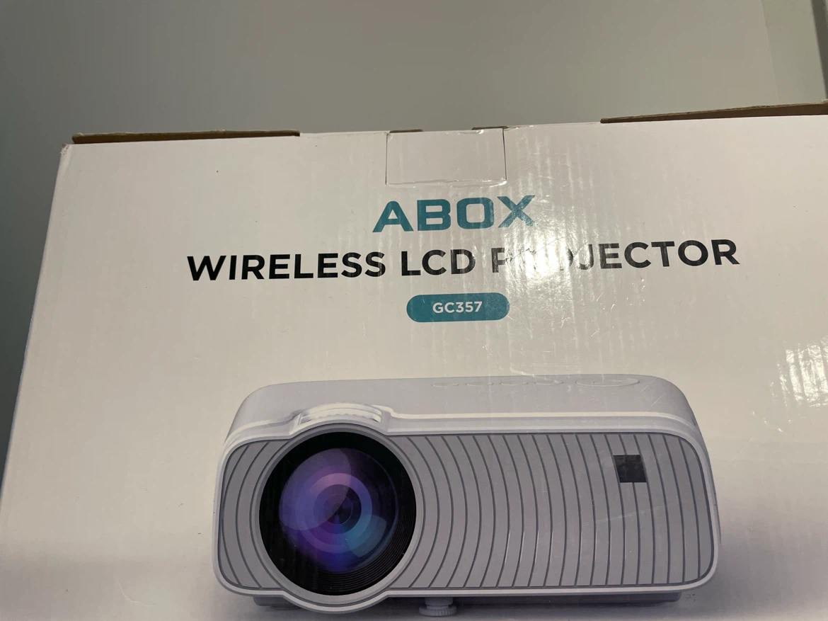Like new Wireless LCD Projector GC357