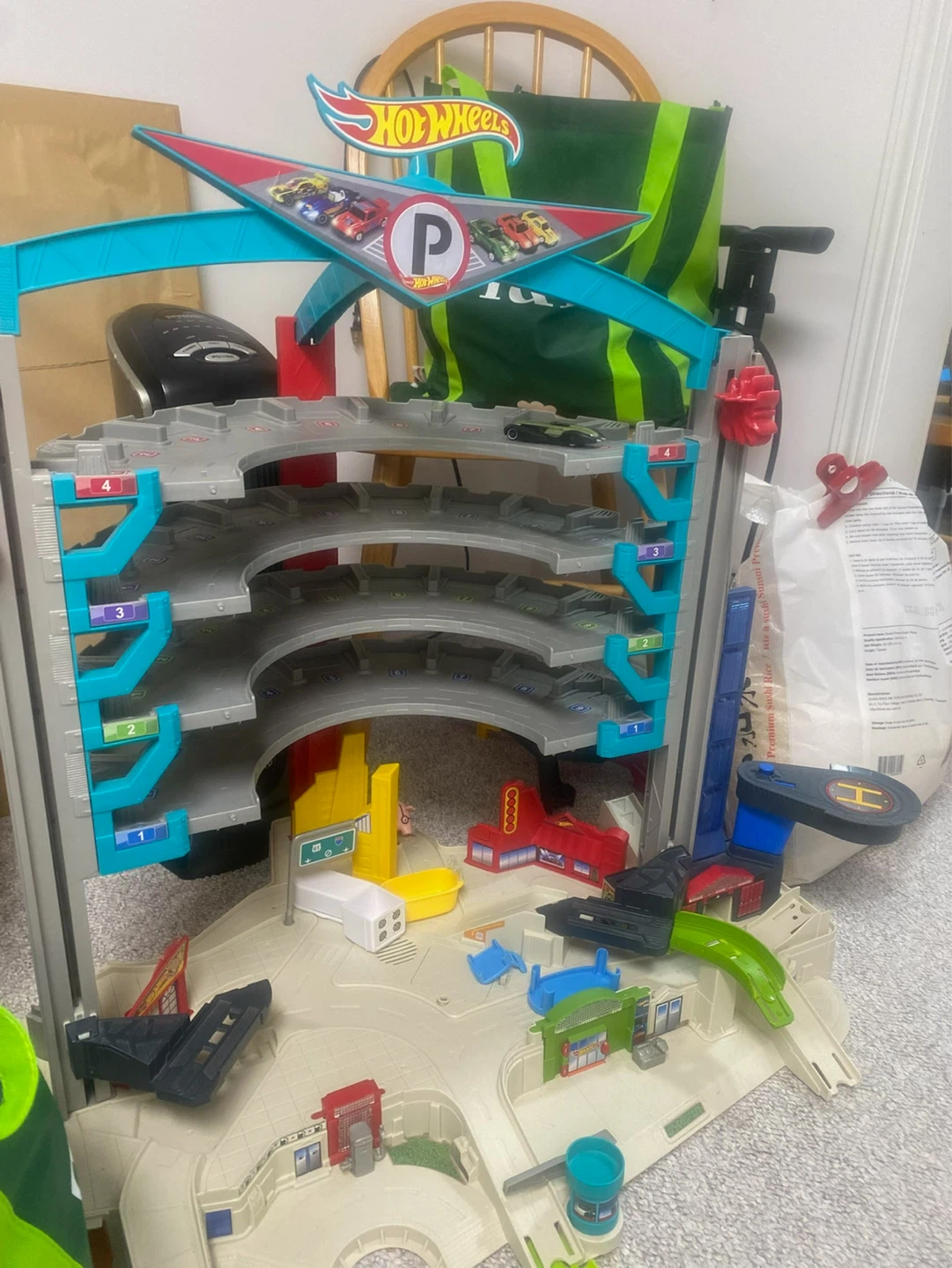 Hot Wheels Multi-Level Garage Playset