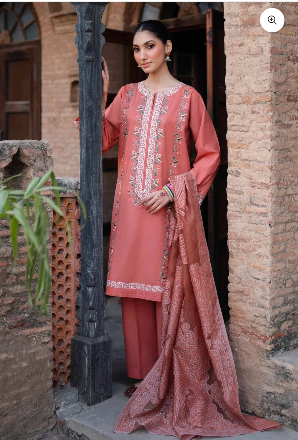 Nishat Linen Embroidered Kurti and Pants