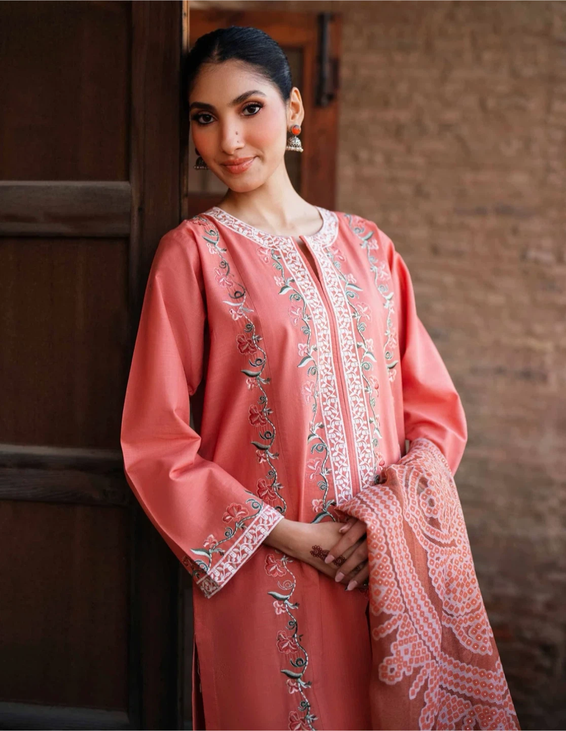 Nishat Linen Embroidered Kurti and Pants - photo 3