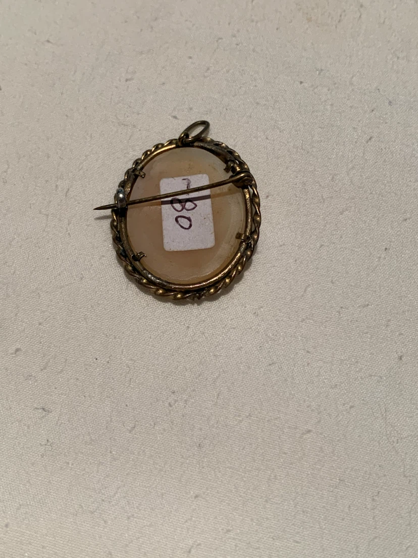 Vintage Cameo Brooch - photo 2