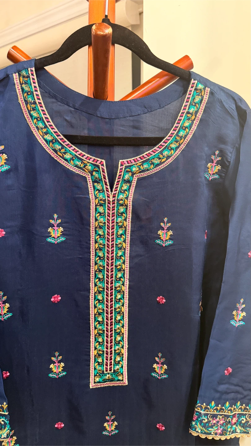 Navy Blue Embroidered 3-Piece Suit - photo 3