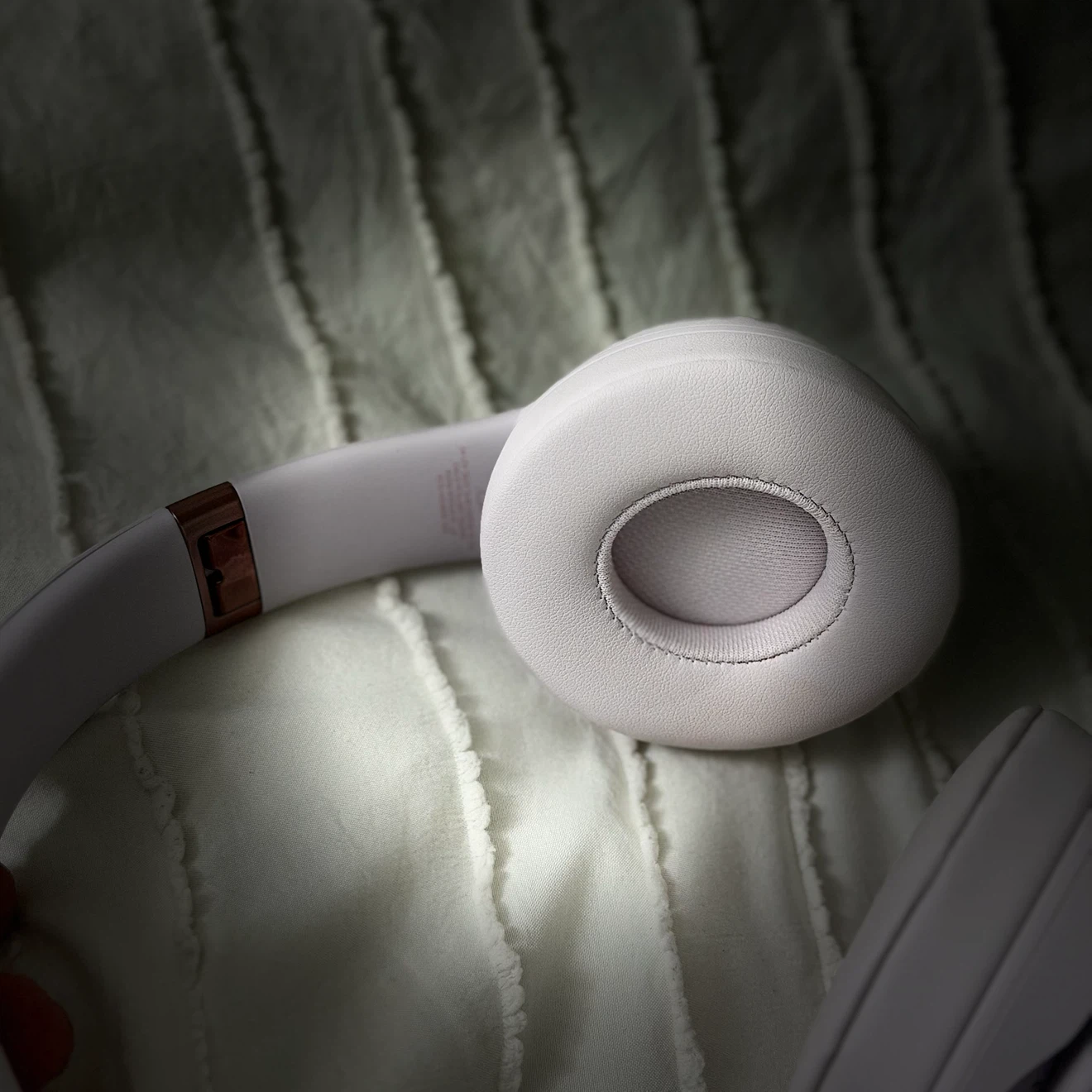 Beats Solo 4 Headphones - White