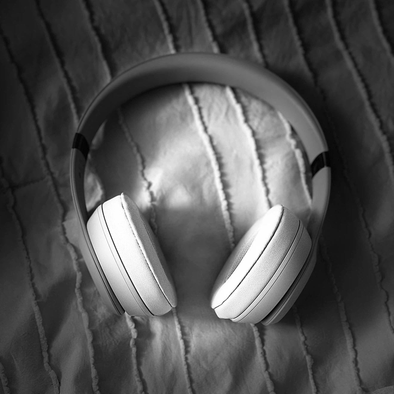 Beats Solo 4 Headphones - White - photo 3
