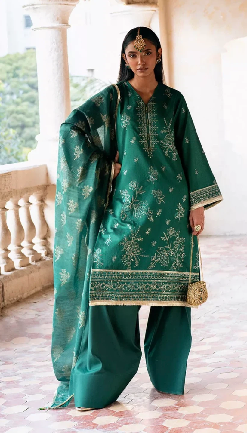 Green embroidered three piece suit - photo 3