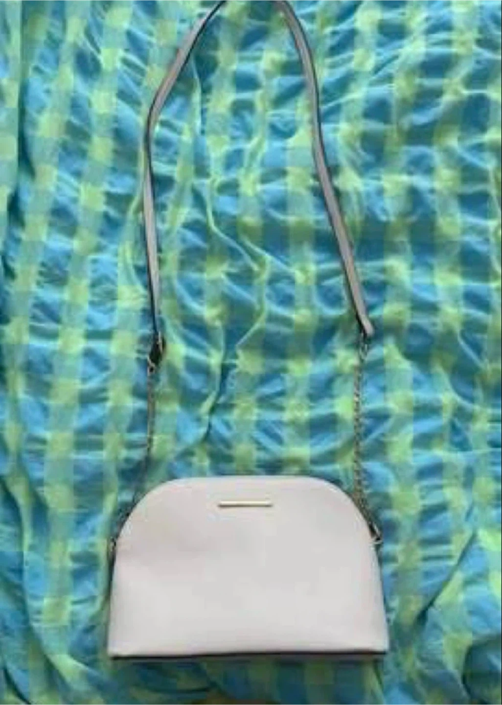Crossbody bag (In really good condition)(FREE)