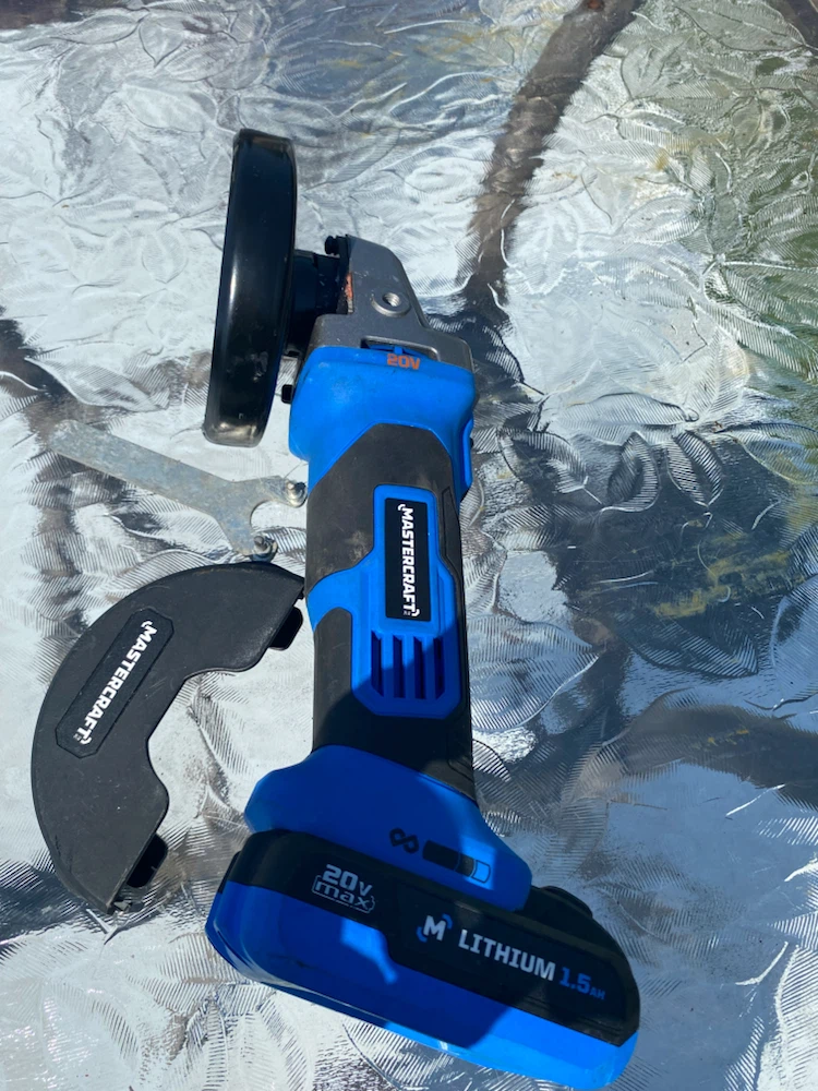 Mastercraft Cordless Angle Grinder with 20V Lithium Battery - photo 3