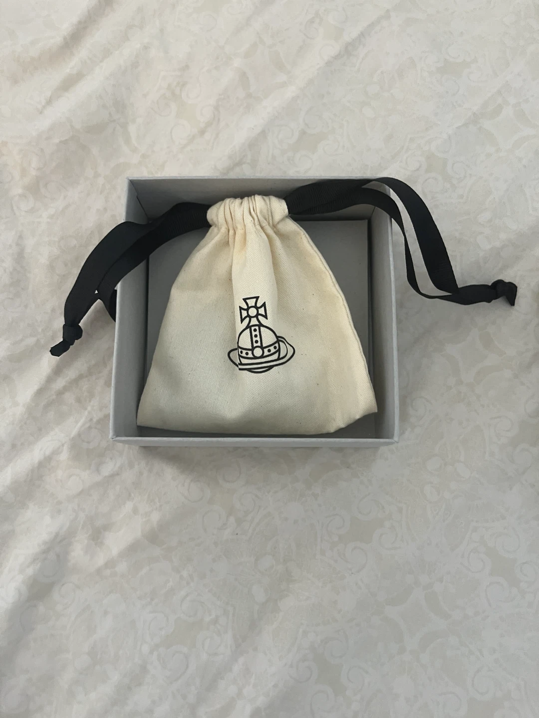 Vivienne Westwood Mini Bas Relief Pearl Necklace!!! - photo 2