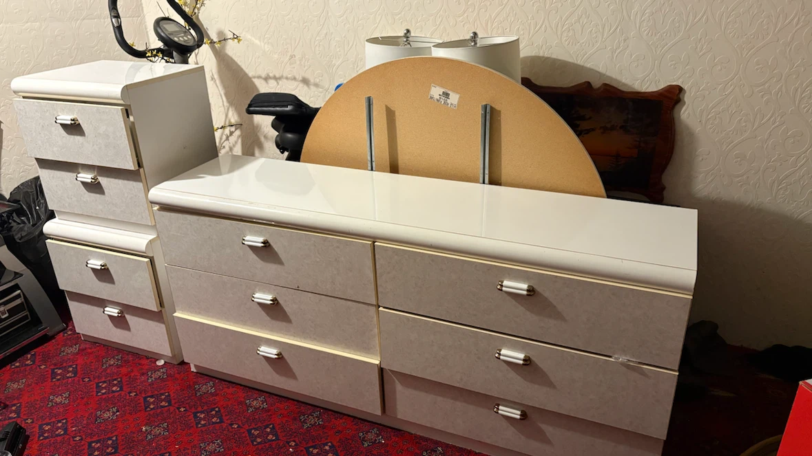 White Dresser set - photo 2
