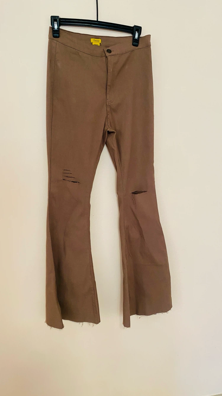 Daisy size large fit and flare distressed pants - photo 5