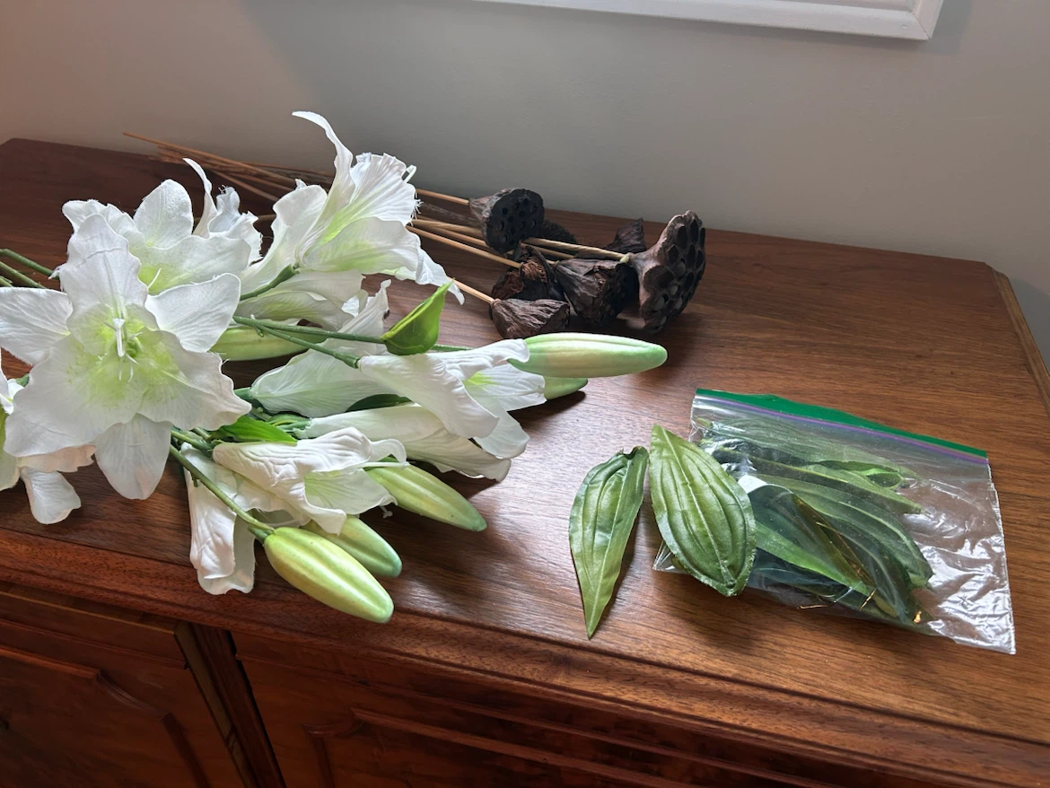 ARTIFICIAL FLOWERS ALL FOR $5 (READ LISTING) - photo 2