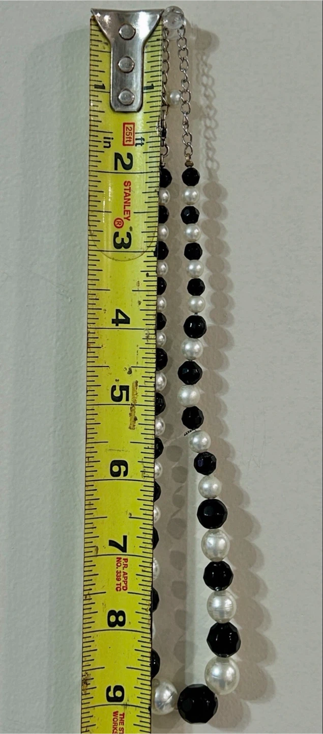 Black and White Beaded Necklace - photo 4