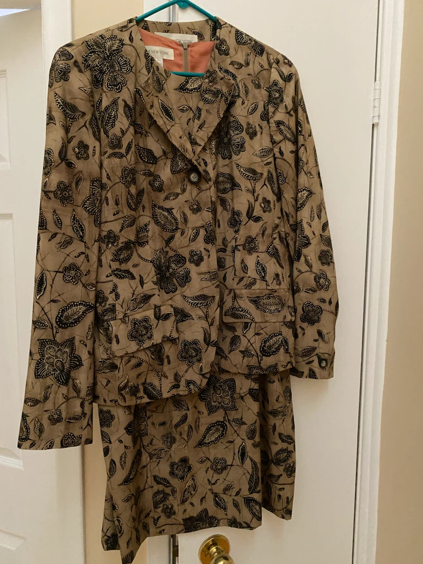 Jones New York Women's Floral Print Skirt Suit - Size 8