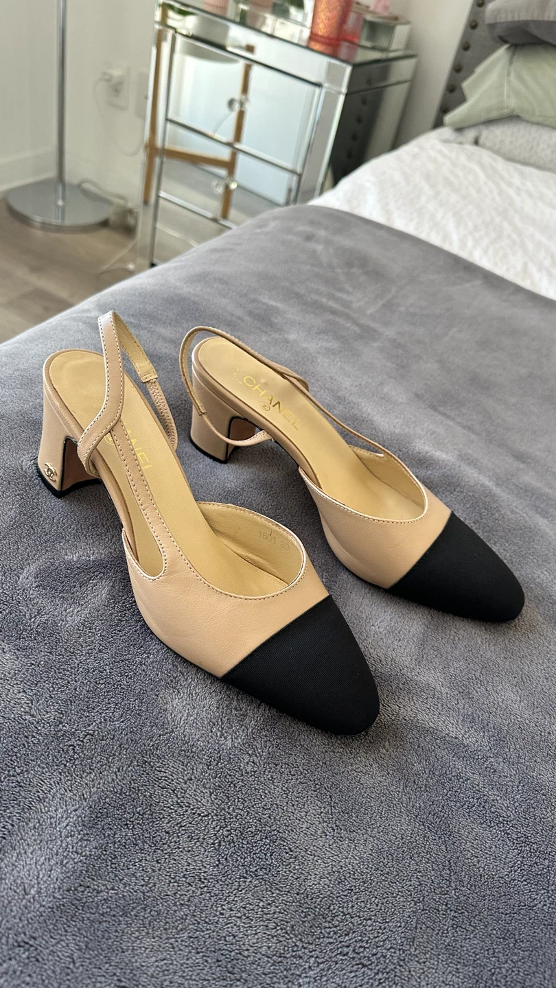 Chanel Two-Tone Slingback Heels Size 39 - photo 4