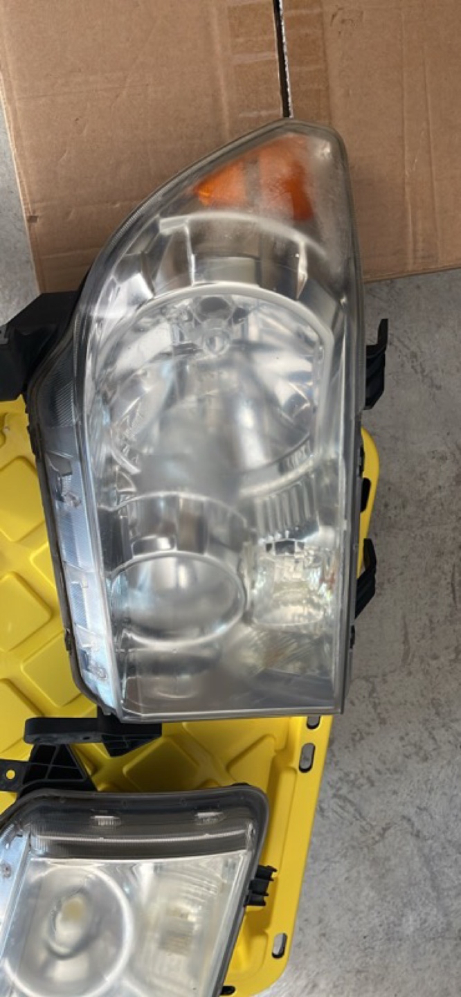 2009 Toyota Tundra Headlight Assembly - photo 5