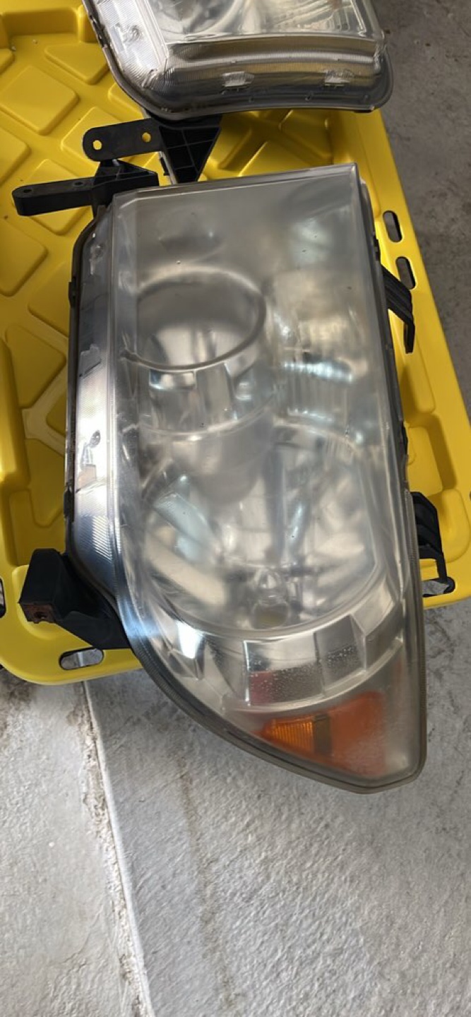 2009 Toyota Tundra Headlight Assembly - photo 3
