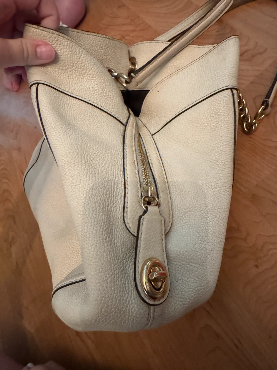 👜 Authentic Coach Turnlock Edie Shoulder Bag 👜 - photo 3