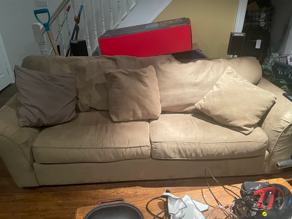 Free renovation materials not used. And couch - photo 3