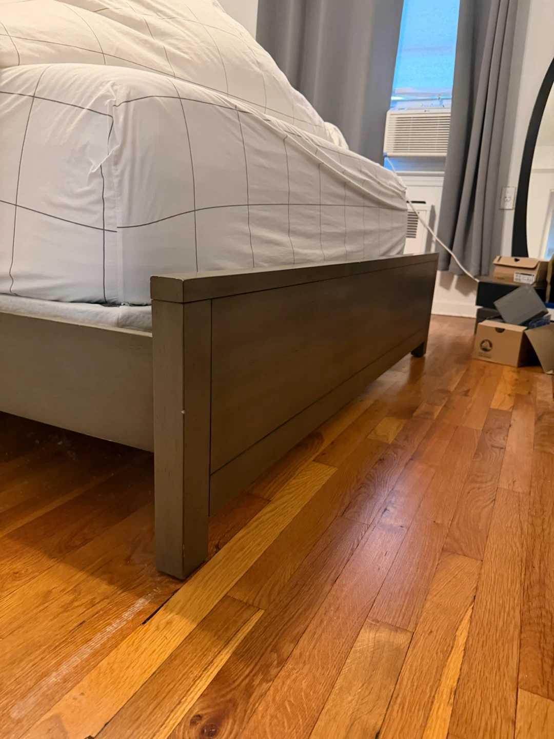 Macys tribeca Bed Frame (Queen) with 2 night stands - photo 3