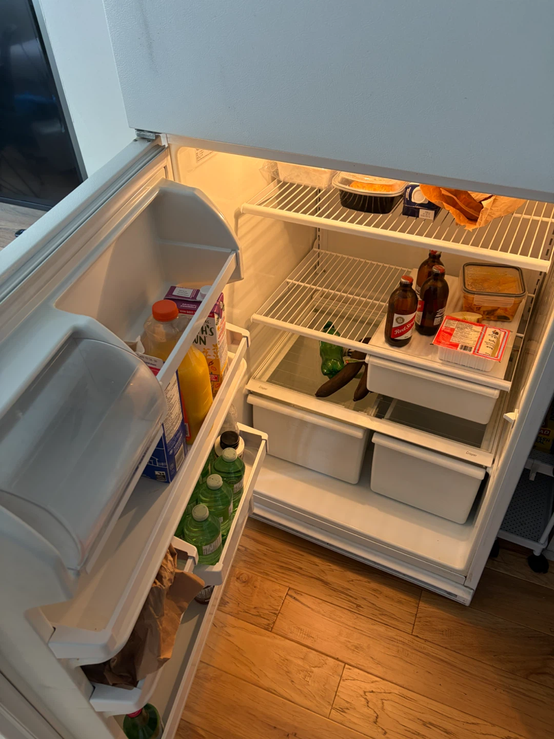 Whirlpool Refrigerator - photo 2