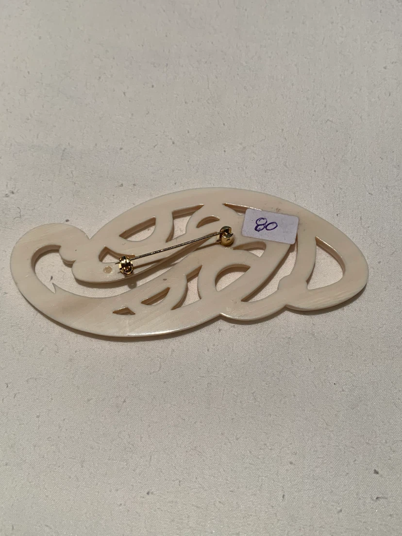 Carved Brooch - photo 2