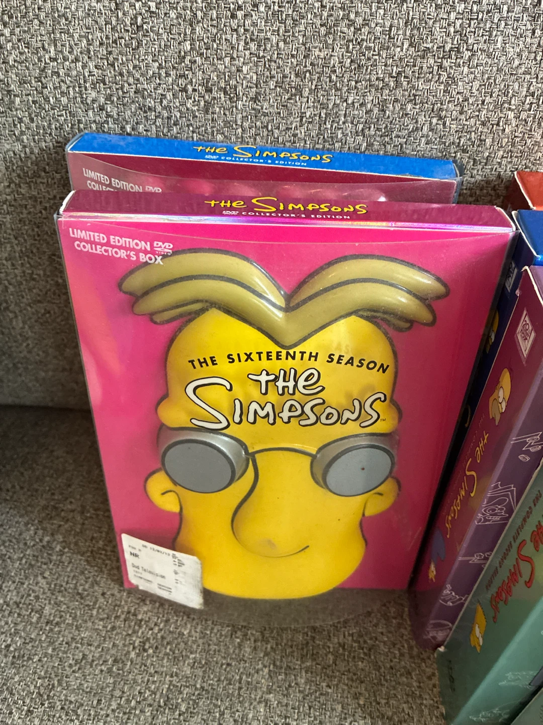various Simpsons seasons DVDs read description mintish