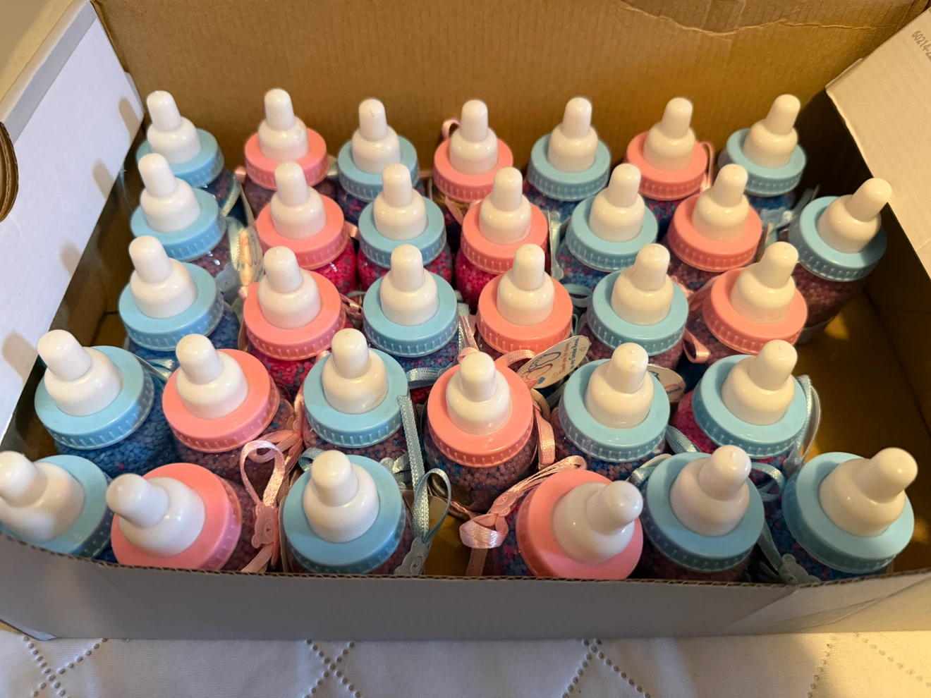 Gender Reveal Baby Bottle Favours - photo 2
