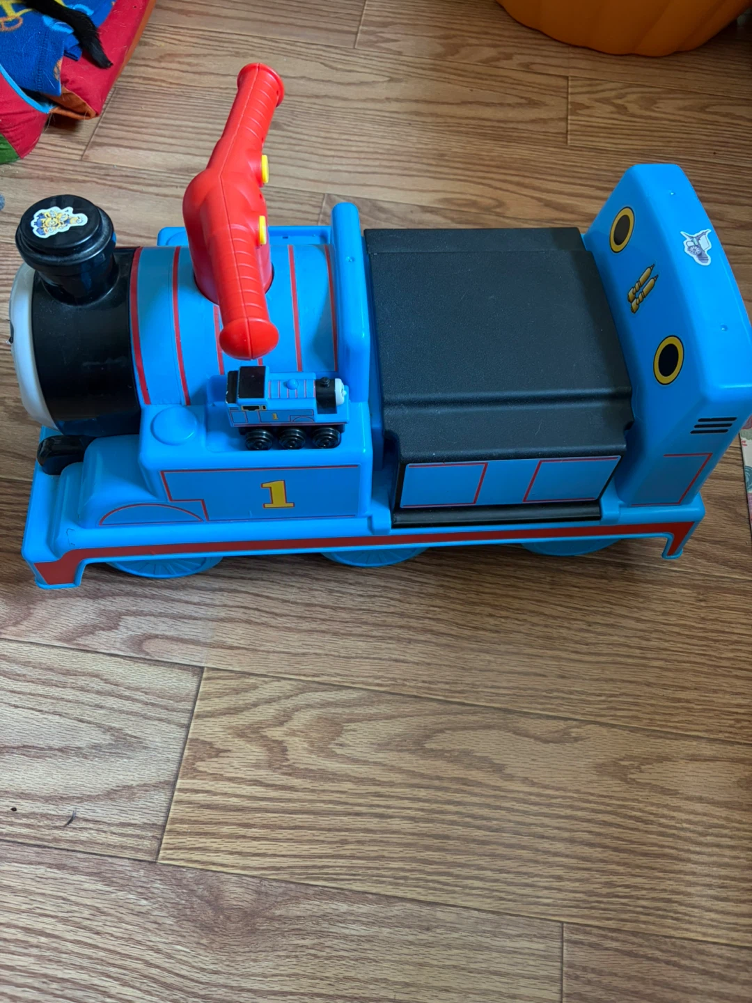 Thomas the Train Ride-On Toy - photo 2