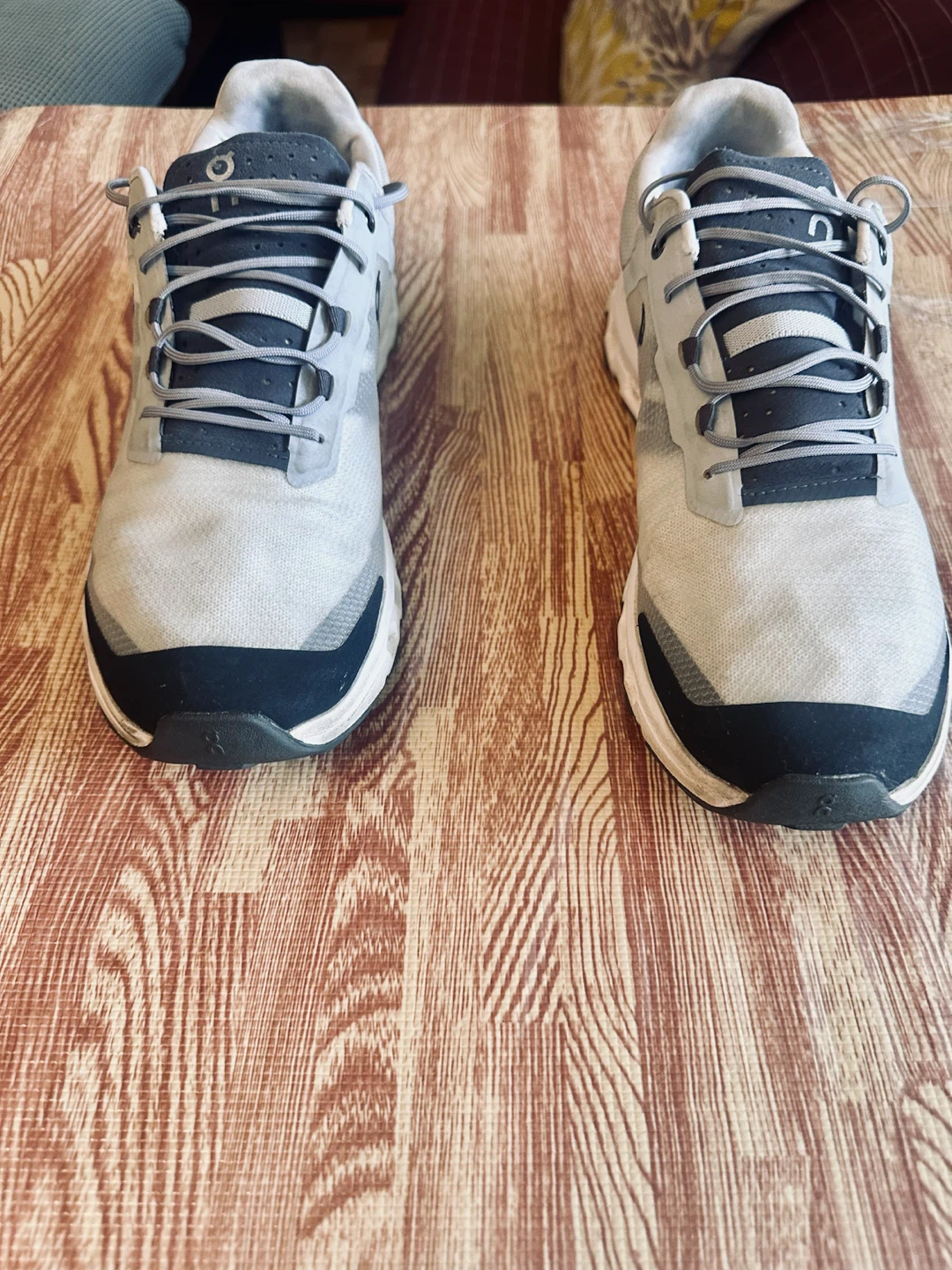 ON Cloudswift Running Shoes size 10.5