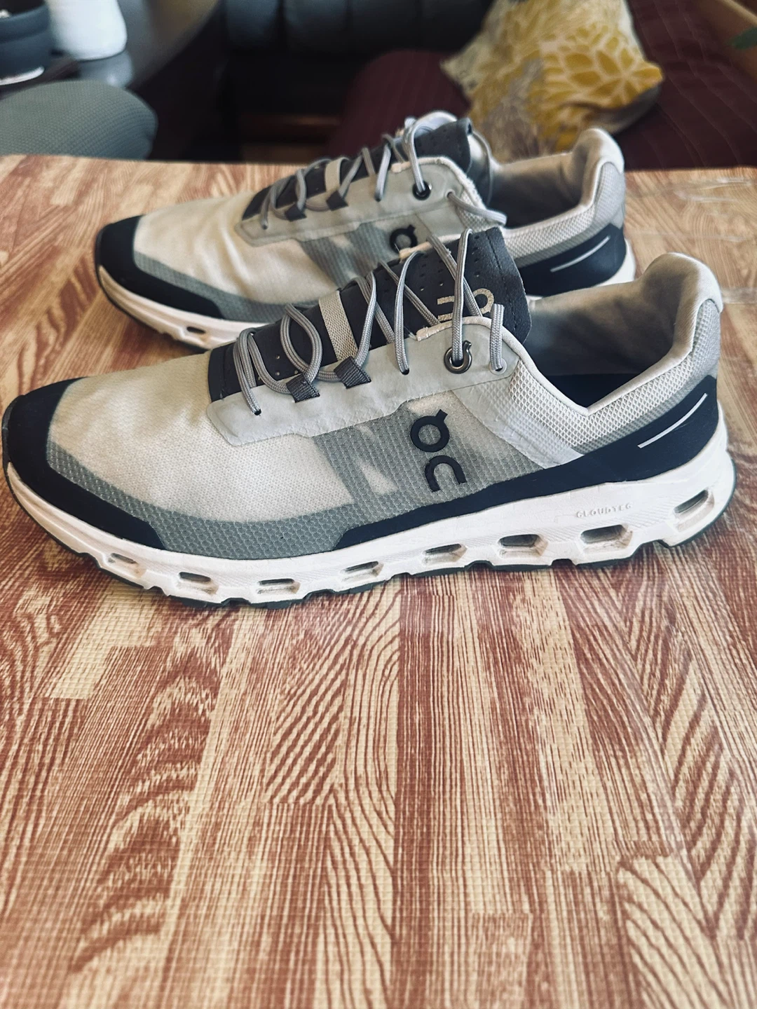 ON Cloudswift Running Shoes size 10.5 - photo 3