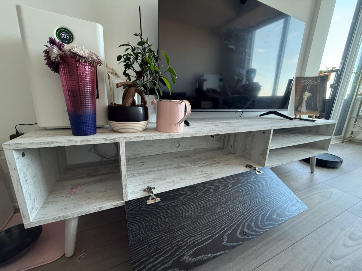 Entertainment Unit Table - photo 2