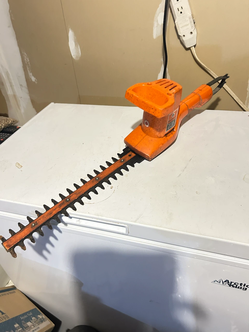 Black & Decker 13" Double Edge Hedge Trimmer