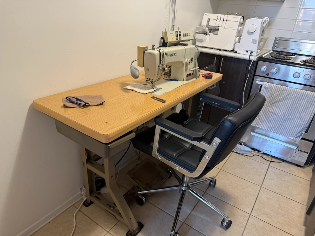 Brother Industrial Sewing Machine with Table - photo 3