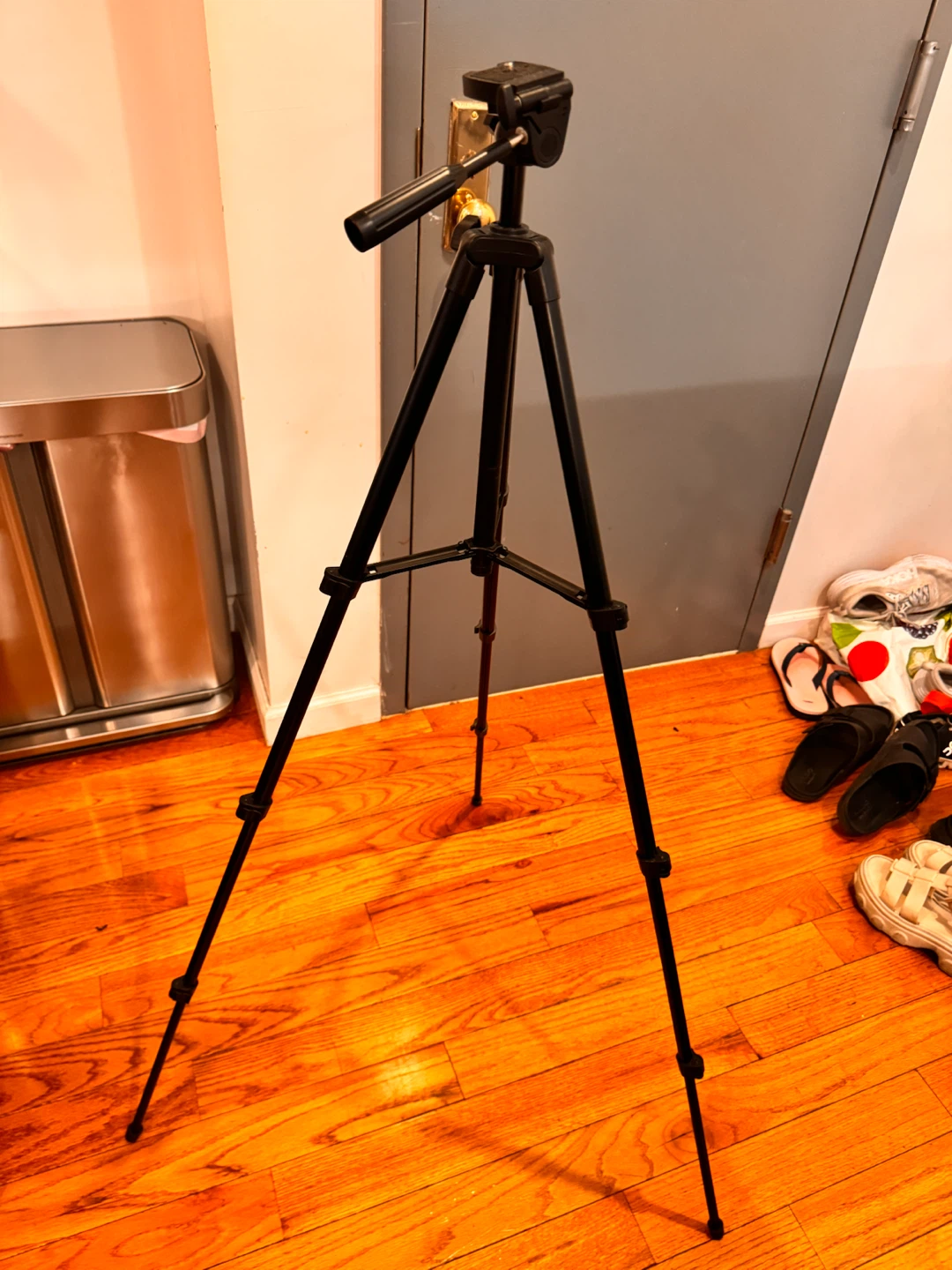 Black Tripod for Camera - photo 5